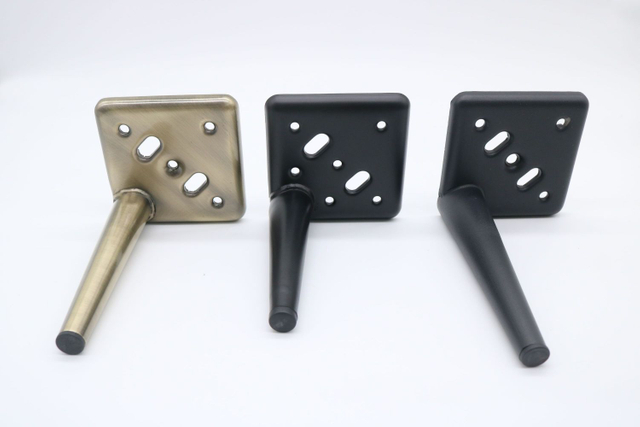 Jambes lisses noires droites de table basse de cône de fer pour le buffet